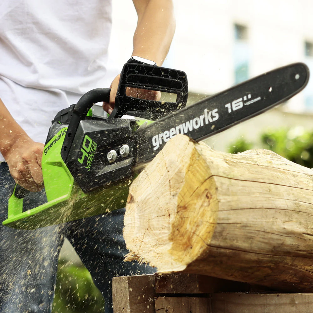 40V Chainsaw 40cm 1,8 kW - 2x 2Ah Battery - Image 4