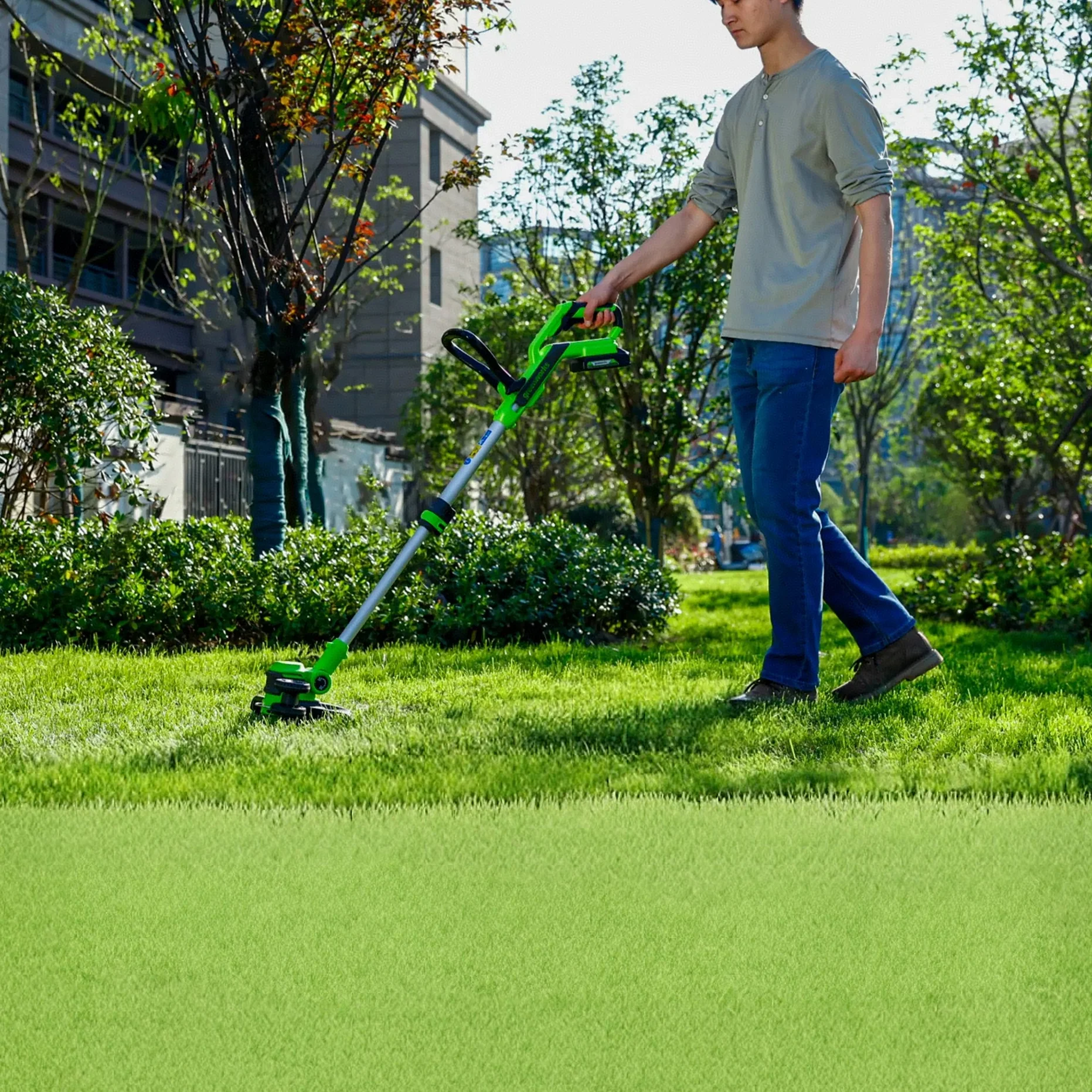 40V Grass Trimmer 33cm - tool only - Image 3