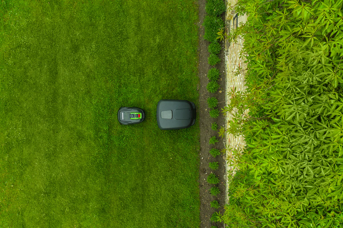Optimow Garage for Robotic Lawn Mower - Image 3